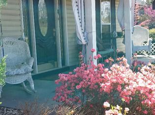 101 Sweetwater Dr, Lizella, GA 31052