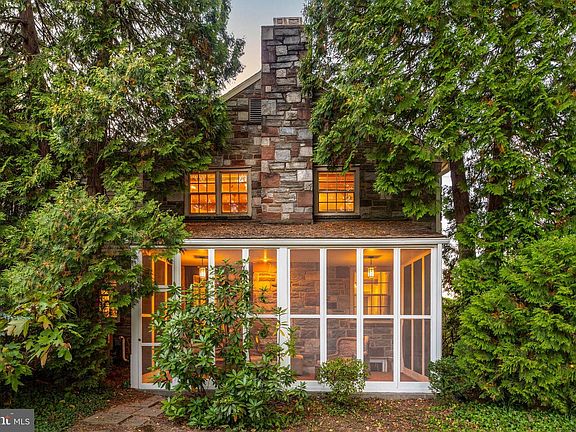 3rd image of 450 Clothier Rd