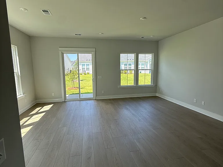 209 Citrus Dr — Photo 4