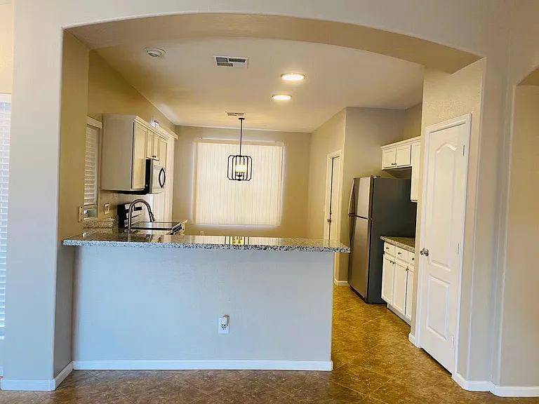 8618 W Paradise Dr — Photo 8