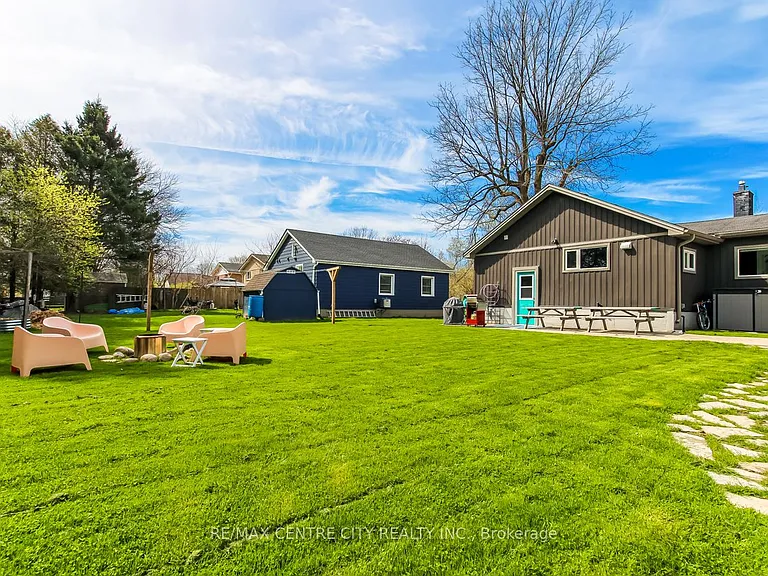 339 Catherine St — Photo 33