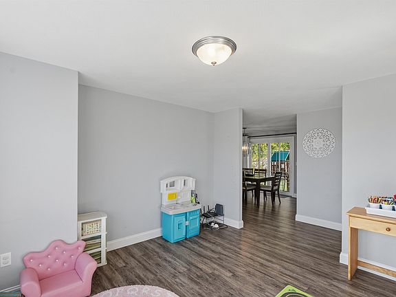 4th image of 75 Timber Ridge Drive