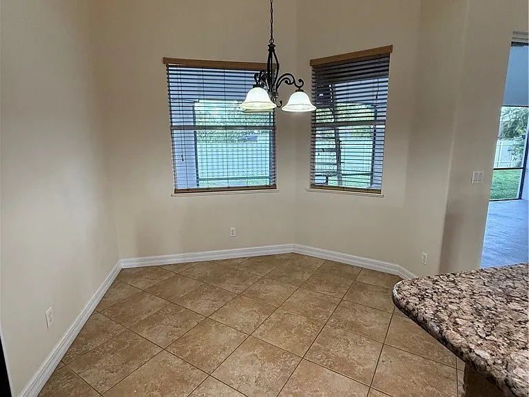217 NE 21st Pl — Photo 14