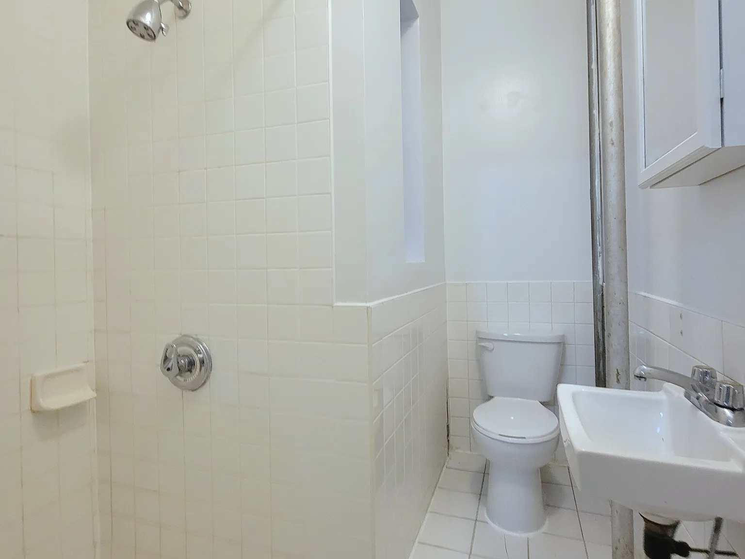 126 East 4th Street — Photo 4