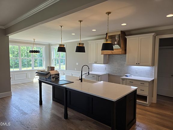 3rd image of 115 Water Willow Ln
