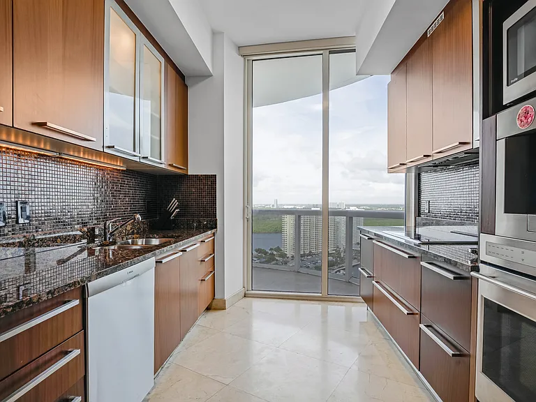 15901 Collins Ave #2305 — Photo 7