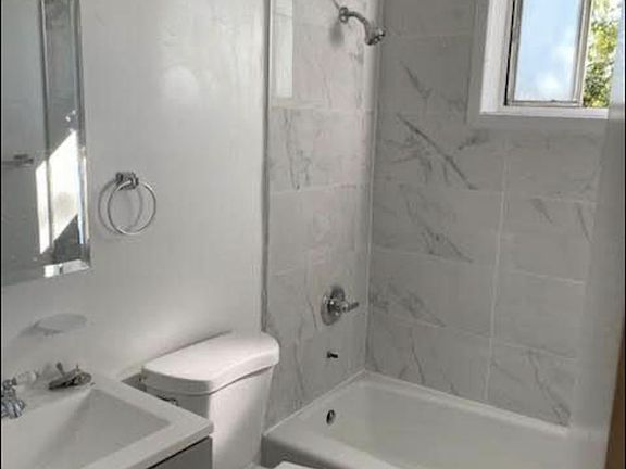 1D882155-2DEF-4C67-B7C0-8721D69A7957