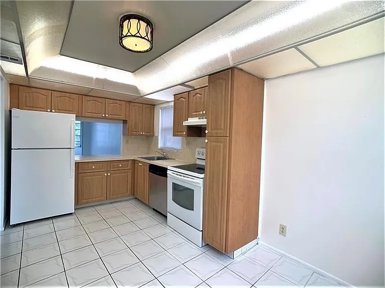 8360 Sands Point Blvd #G210 — Photo 4