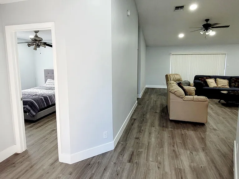1328 Waterway Cove Dr — Photo 3