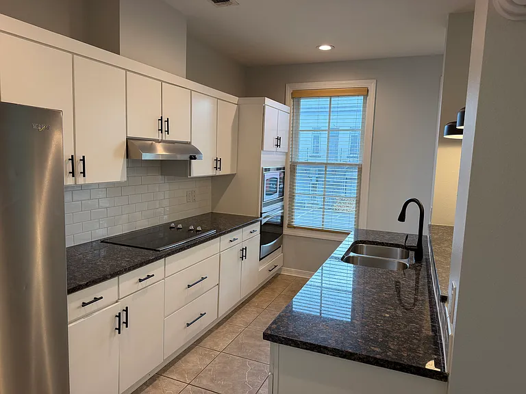 442 Maple St — Photo 14
