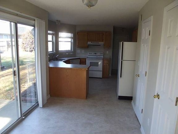Breakfast Nook/Kitchen
