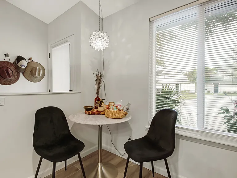 660 Aquatic Dr — Photo 39