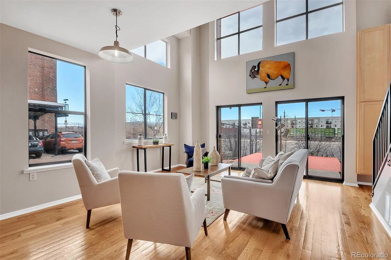 1 bed, 850 sqft, $2,246 — Photo 2
