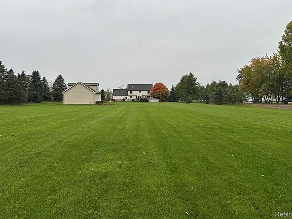 4th image of 62400 Romeo Plank Rd