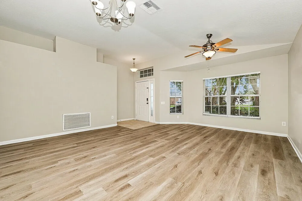 3 bed, 2.0 bath, 1839 sqft, $2,685 — Photo 4