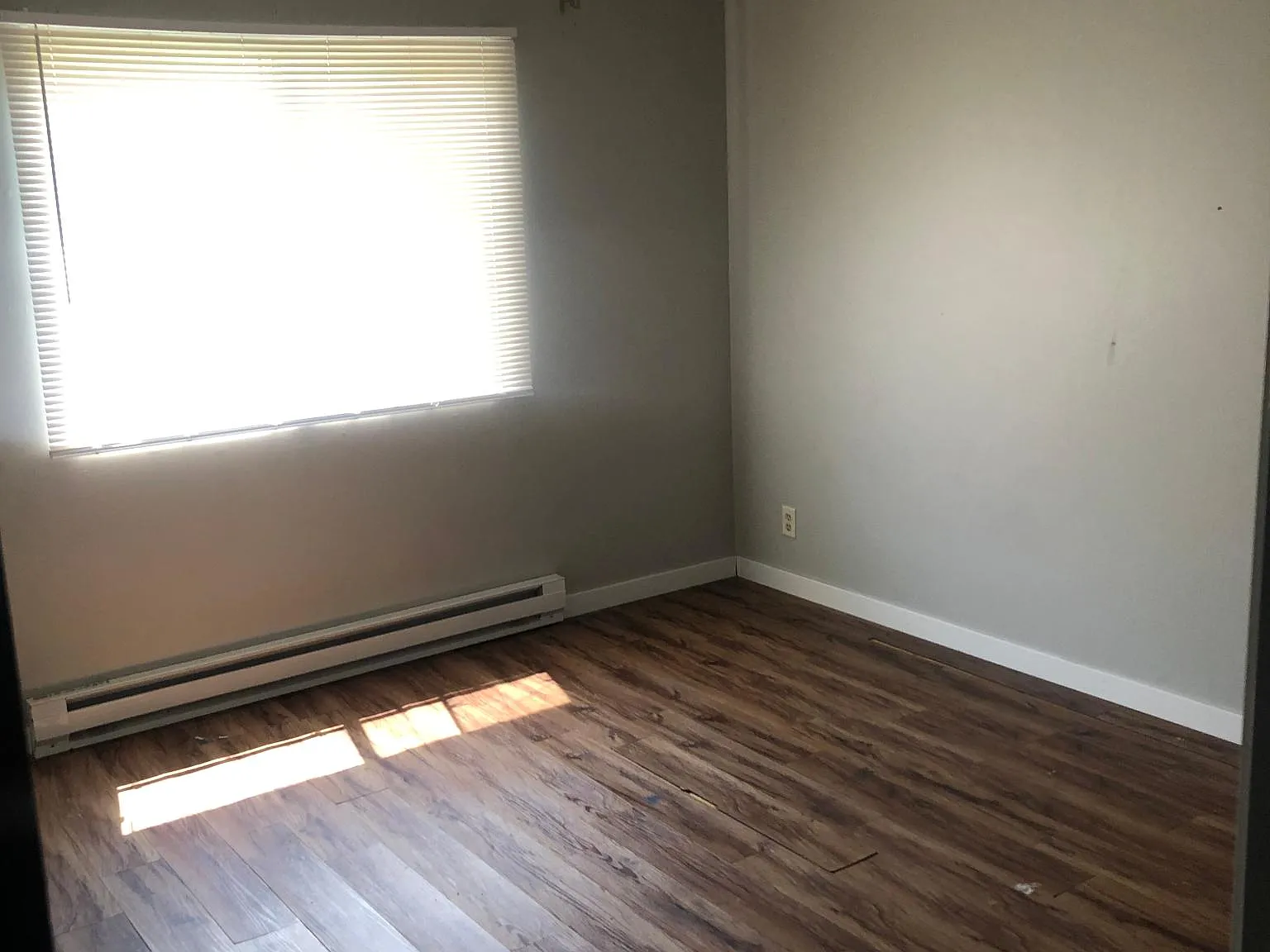 4315 Kennedy Dr — Photo 2