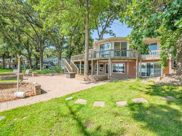 505 Oak St, Arnolds Park, IA 51331
