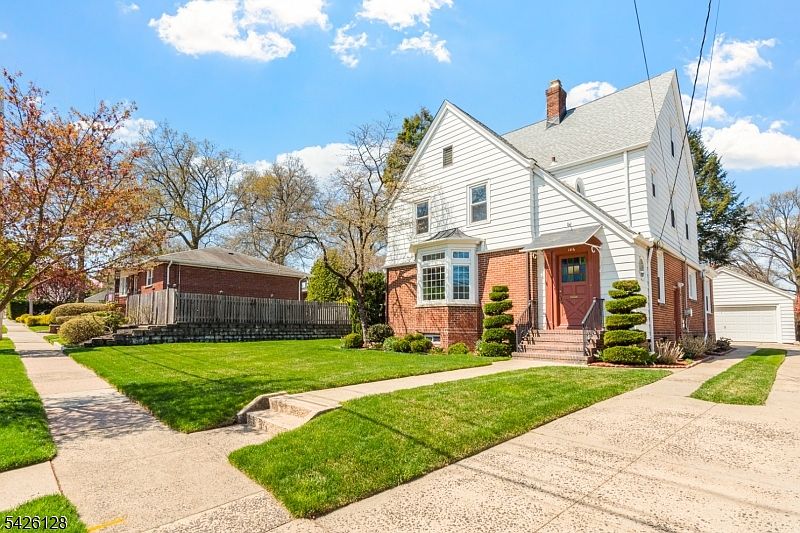 1st image of 146 Irving Pl