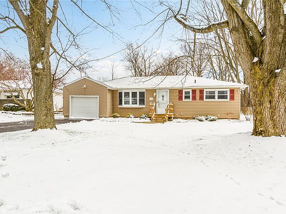 3rd image of 210 Sunnyside Dr