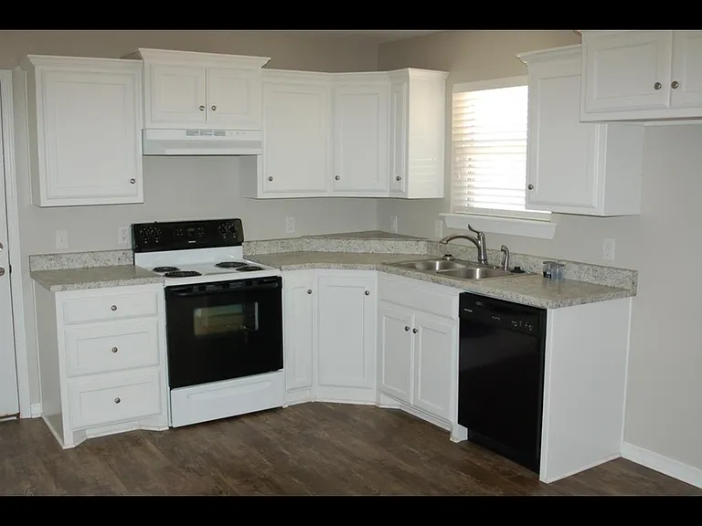 22301 Estel Rd #B — Photo 18
