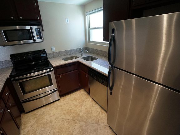 3rd image of 6110 Calle Mariselda Unit 104