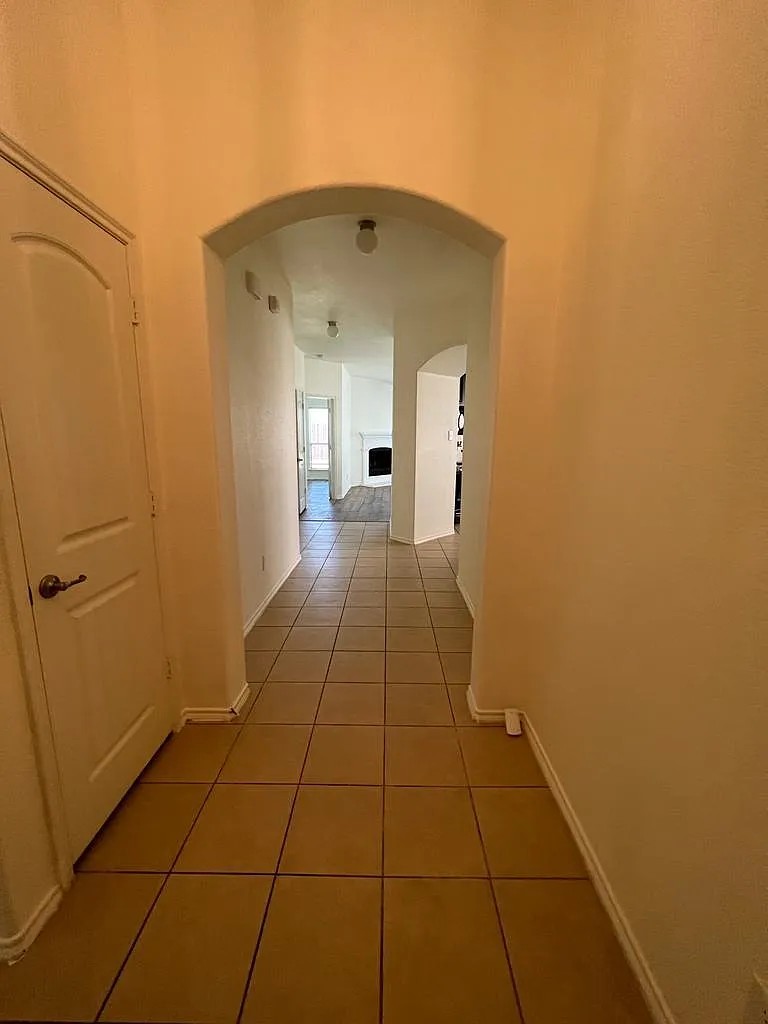 3 bed, 1580 sqft, $1,995 — Photo 3