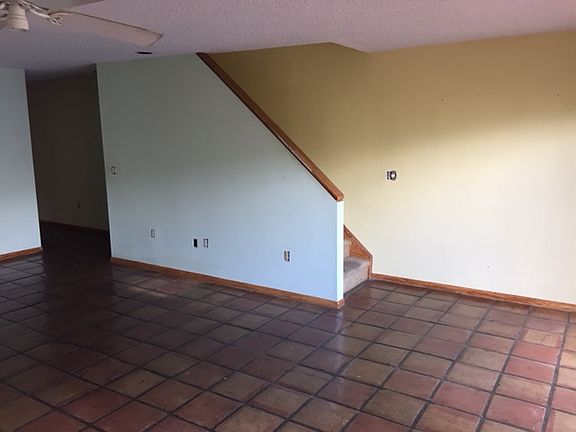 4th image of 980 NW North River Dr #36