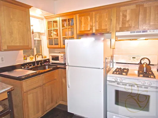Rented by Dorsa Group | media 10