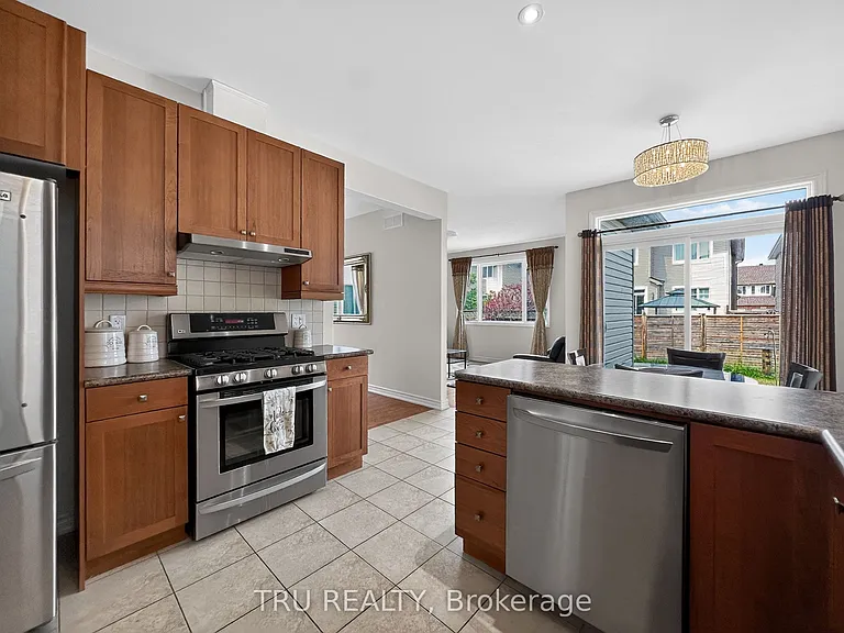 200 Celtic Ridge Cres — Photo 11