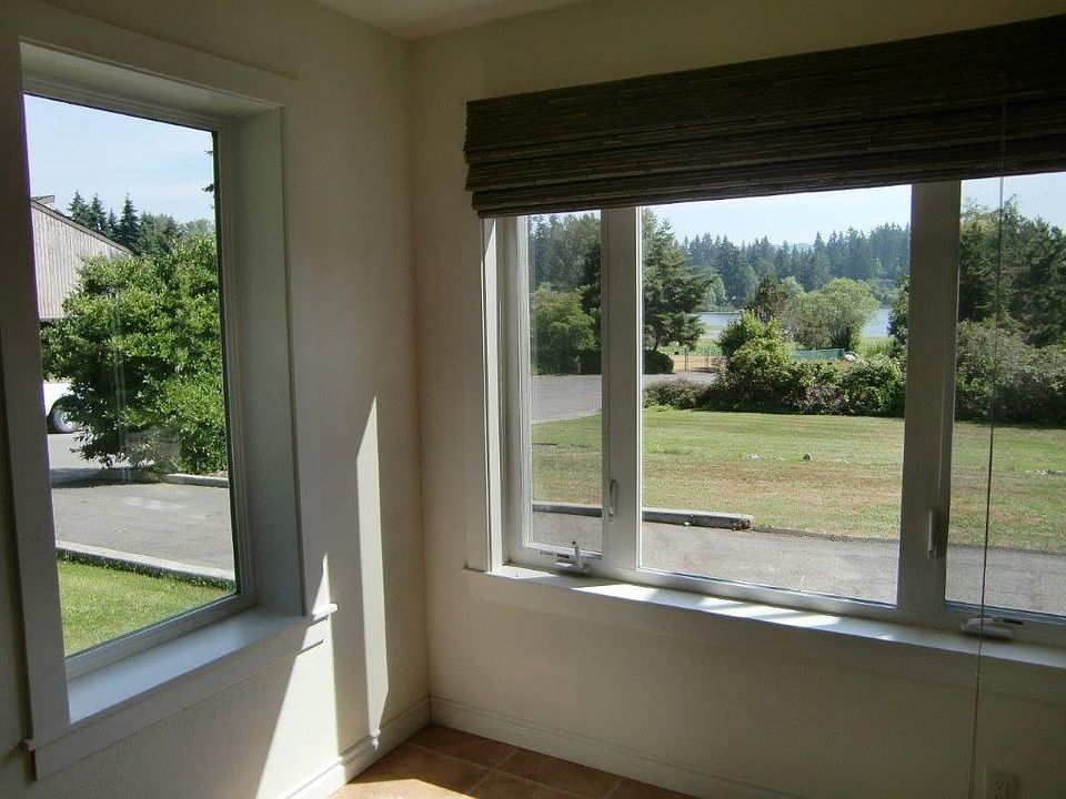 1st image of 1405 163rd Pl SE