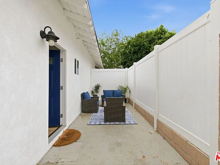 8337 Gladbeck Ave — Photo 20
