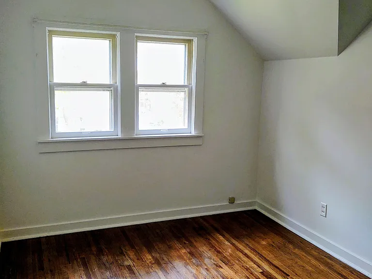 402 Vine St #1/2 — Photo 13