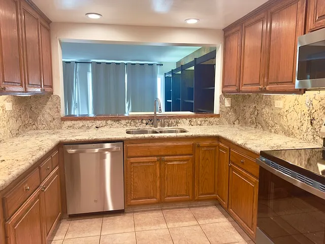79 Antigua Ct — Photo 13