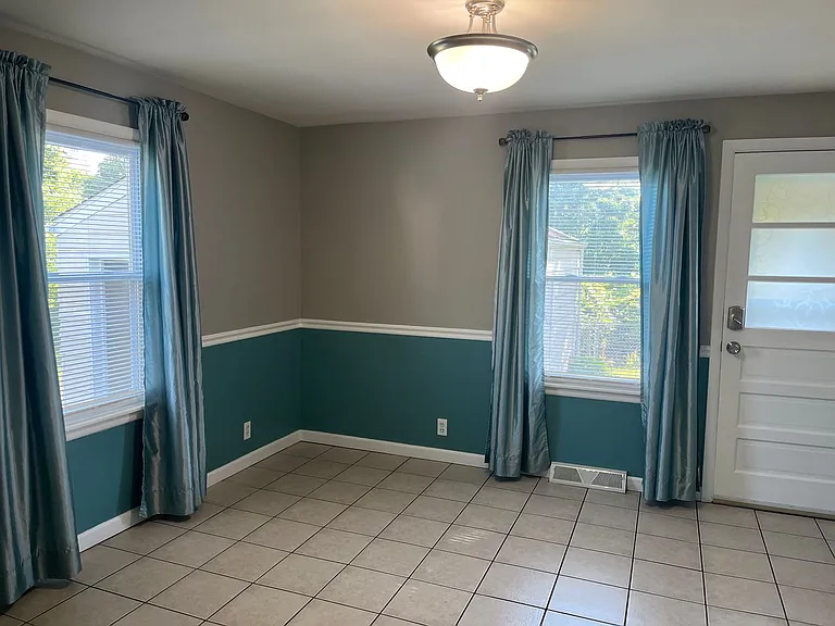 220 S Chestnut St — Photo 11