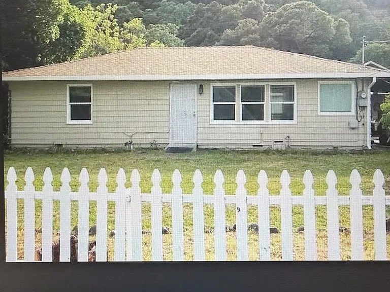 4163 Oakwood Dr — Photo 1