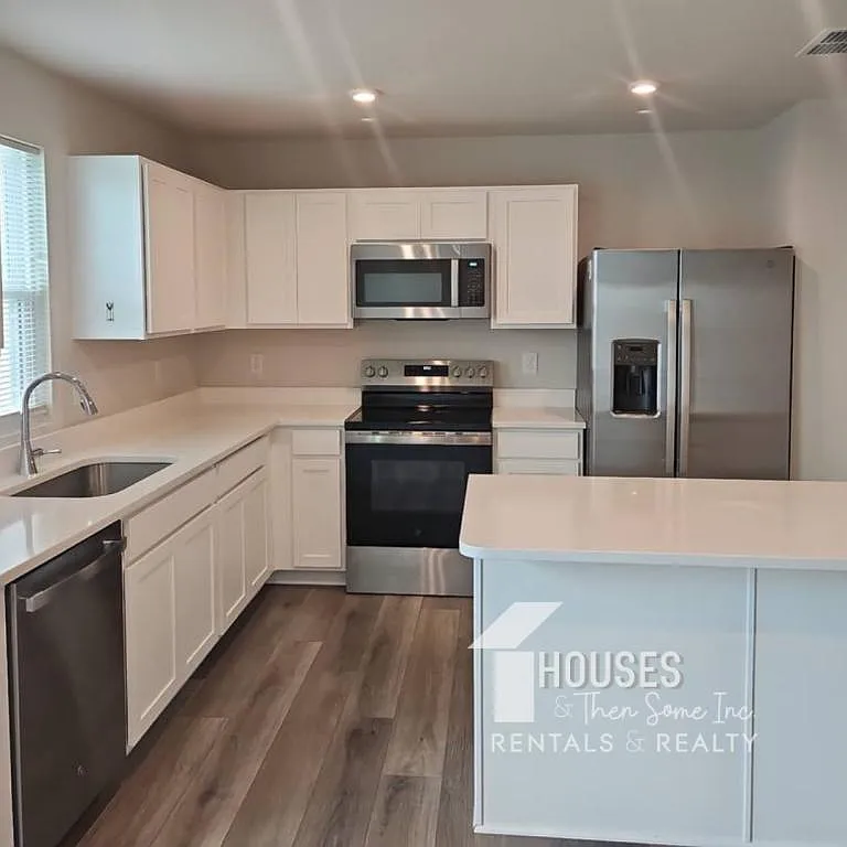 1512 Purrington Ln — Photo 4