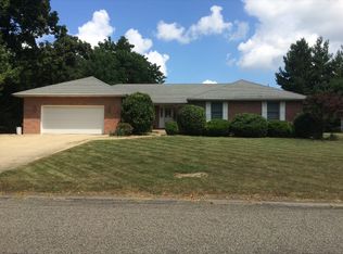 111 Devonshire Dr, Danville, IL 61834