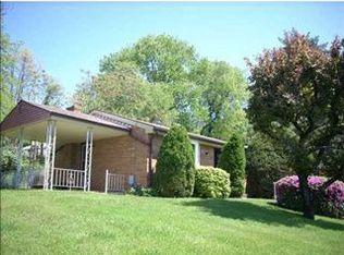 101 Albine Dr, Glenshaw, PA