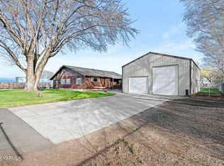 211 North St, Wapato, WA 98951