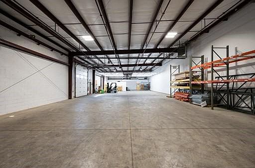 5th image of 300 Longwater Dr #1
