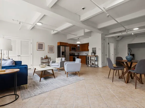 300 Communipaw Avenue image 4 of 28