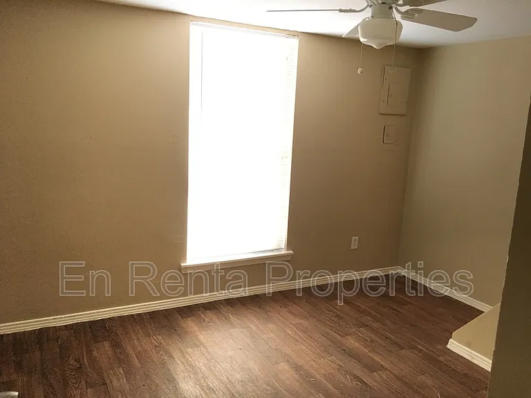 2903 Weber St — Photo 5