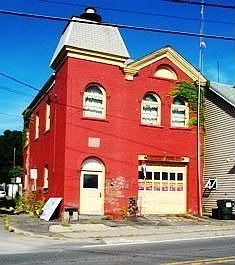 1st image of 104 N Washinton St
