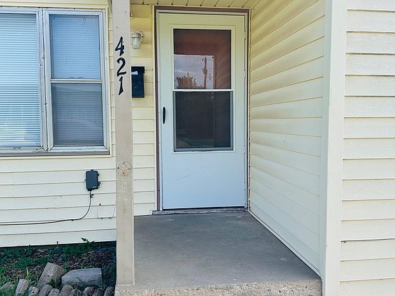 2nd image of 421 W Cottonwood Ave