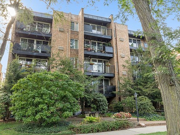 3rd image of 530 Hinman Ave APT 5B