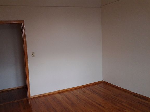 5th image of 261 14th St APT 3E