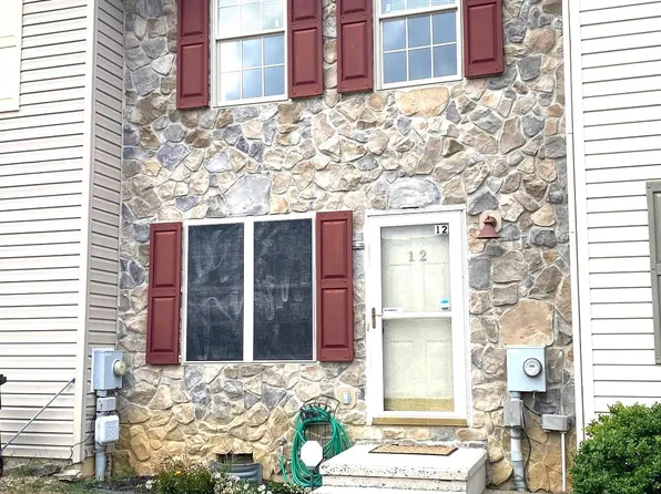 12 Jonathan Ct, Inwood, WV 25428