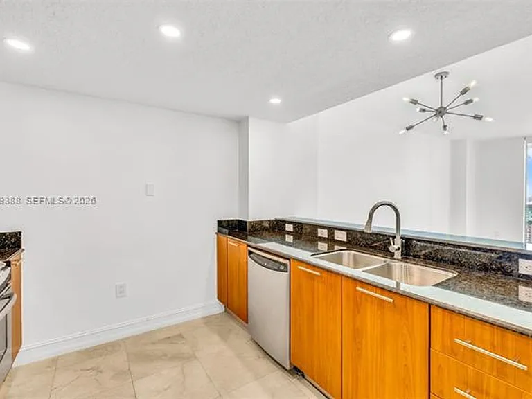 1800 N Bayshore Dr #4208 — Photo 12