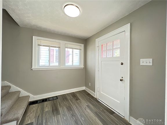 3rd image of 1633 Philadelphia Dr