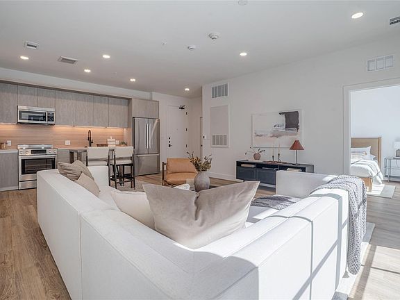 3rd image of 4315 S Congress Ave #205